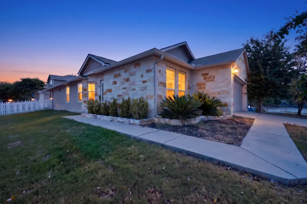 671 Tumlinson Fort Way Round Rock, TX 78664