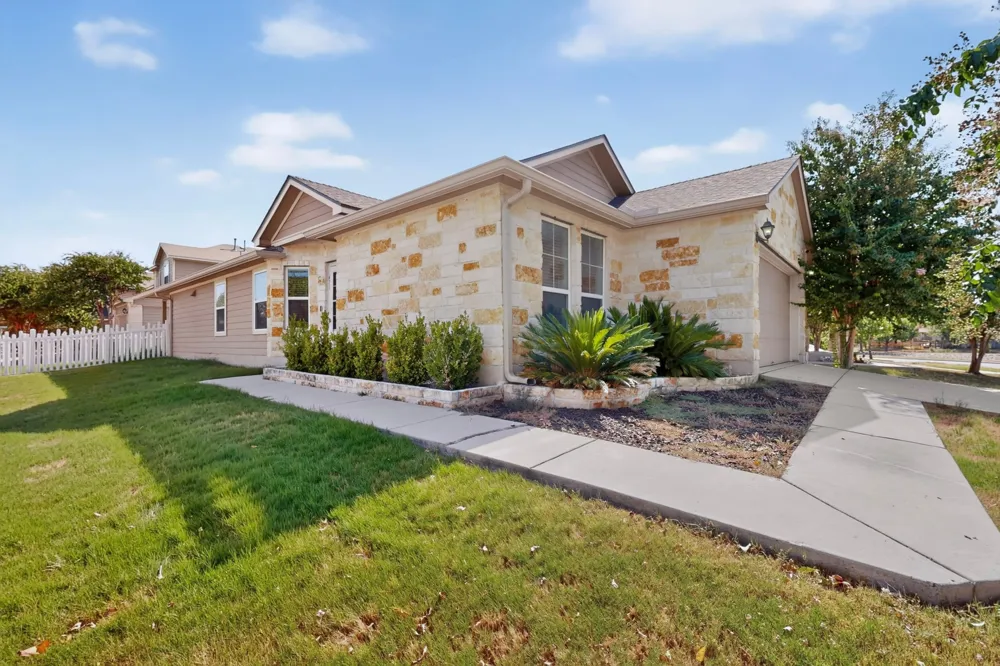 671 Tumlinson Fort Way Round Rock, TX 78664