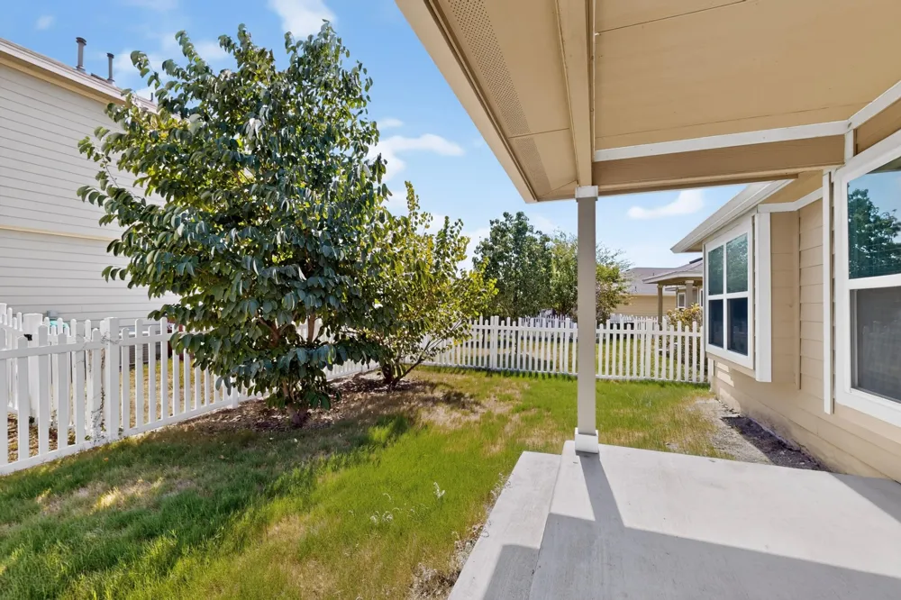 671 Tumlinson Fort Way Round Rock, TX 78664