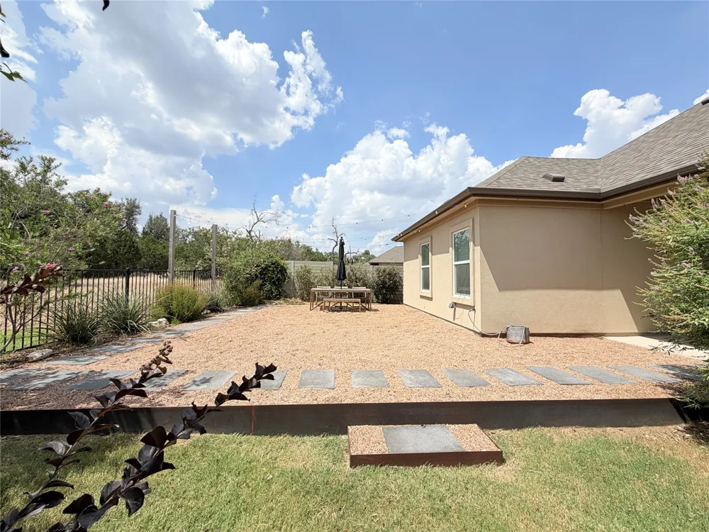 928 Legends Lane Georgetown, TX 78628