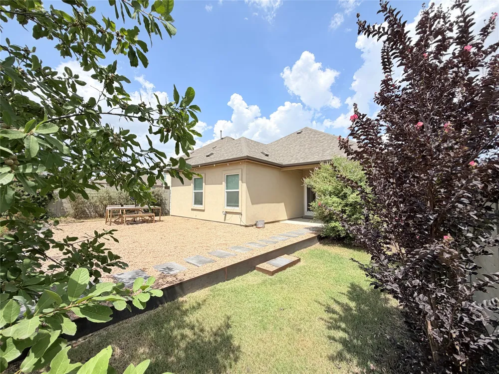 928 Legends Lane Georgetown, TX 78628