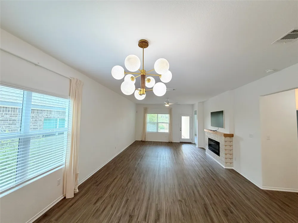 928 Legends Lane Georgetown, TX 78628