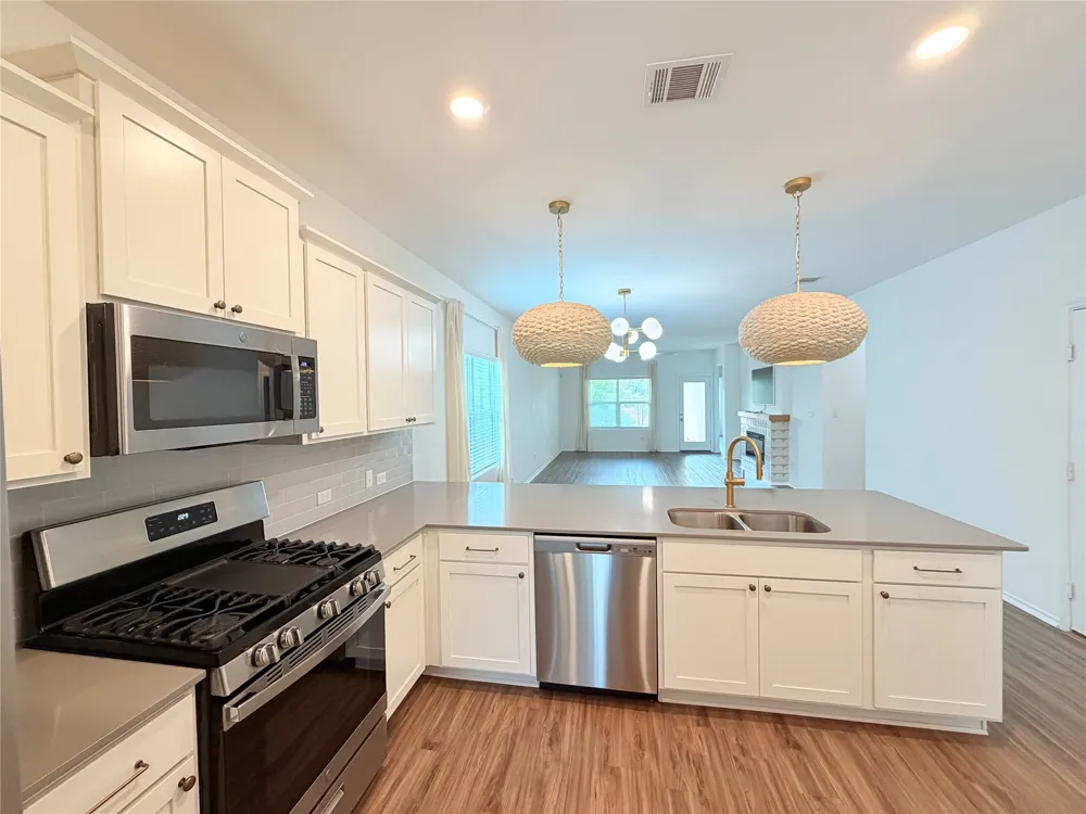 928 Legends Lane Georgetown, TX 78628