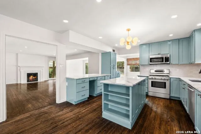 710 Wiltshire Terrell Hills, TX 78209