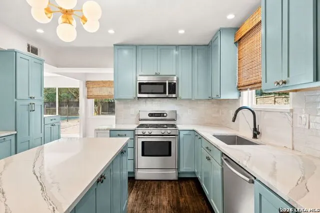 710 Wiltshire Terrell Hills, TX 78209