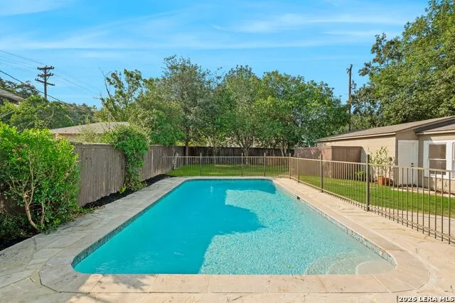710 Wiltshire Terrell Hills, TX 78209