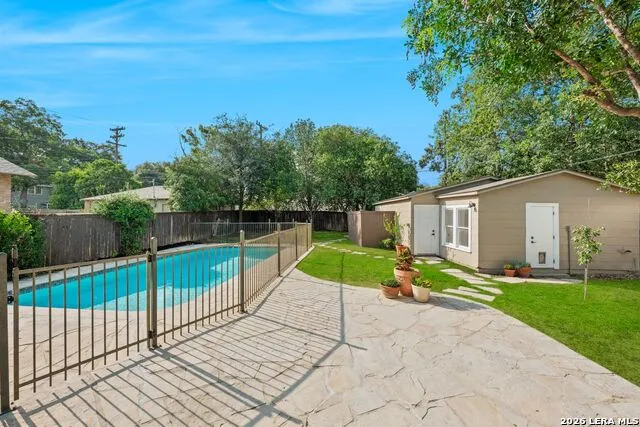 710 Wiltshire Terrell Hills, TX 78209