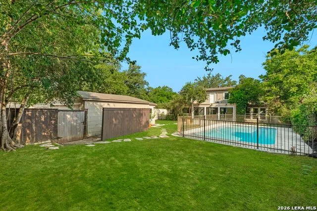 710 Wiltshire Terrell Hills, TX 78209