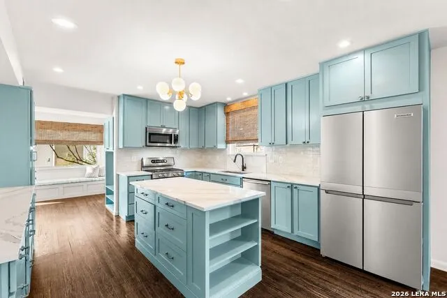 710 Wiltshire Terrell Hills, TX 78209