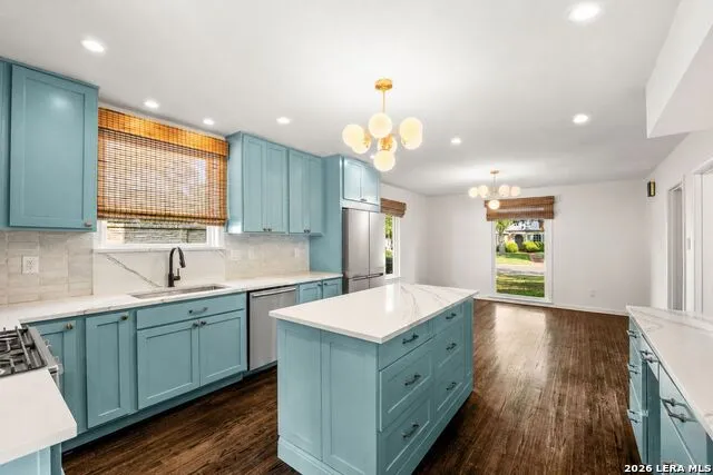 710 Wiltshire Terrell Hills, TX 78209