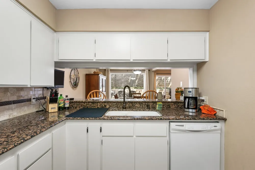 2781 Fairway Park Street Grand Prairie, TX 75050