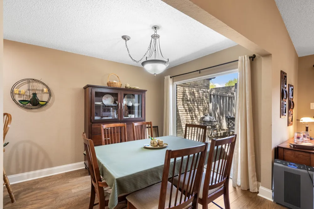 2781 Fairway Park Street Grand Prairie, TX 75050