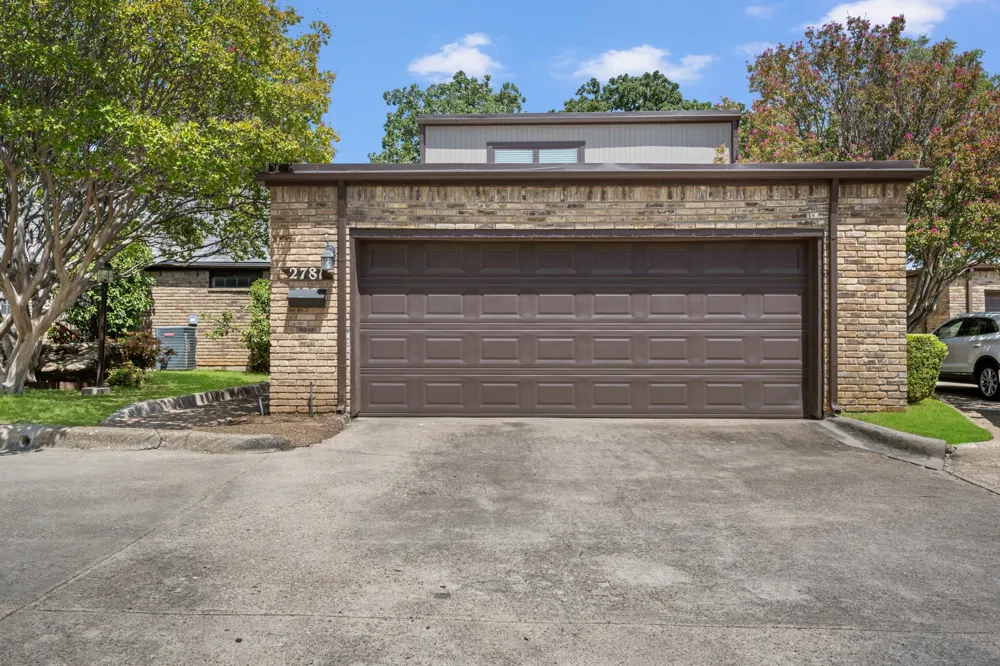 2781 Fairway Park Street Grand Prairie, TX 75050