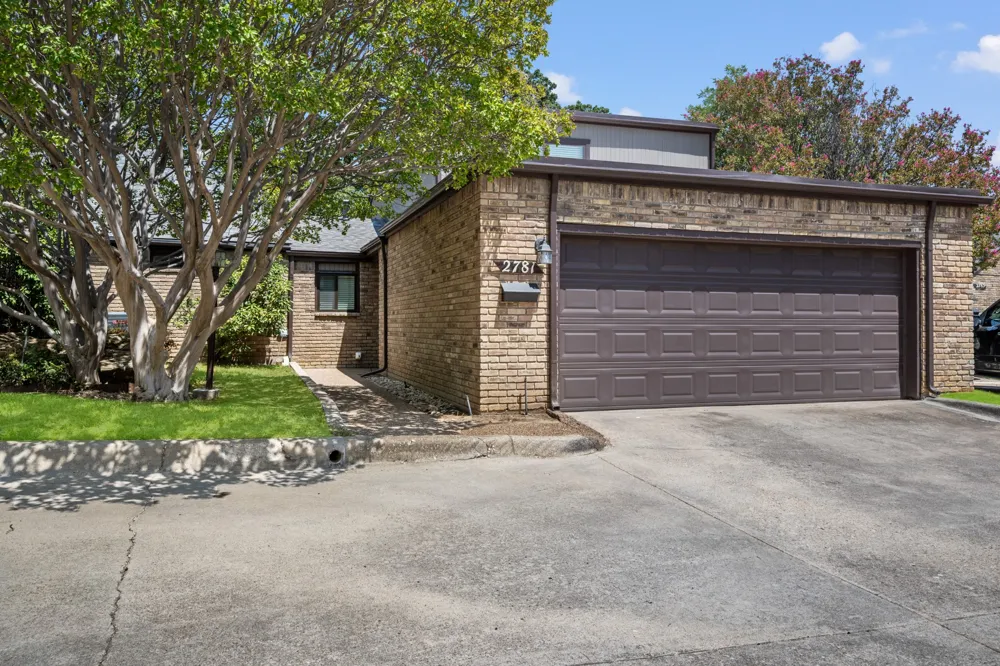 2781 Fairway Park Street Grand Prairie, TX 75050