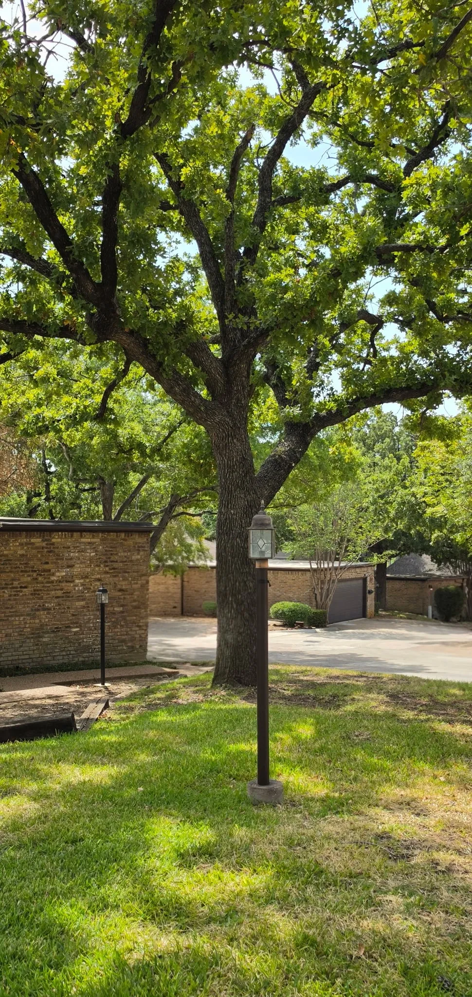 2781 Fairway Park Street Grand Prairie, TX 75050