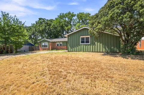 810 Arthur Drive