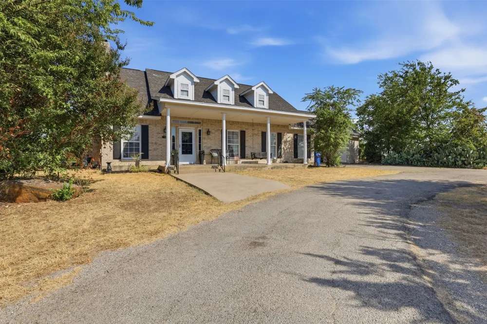 2116 Woodard Avenue Cleburne, TX 76033