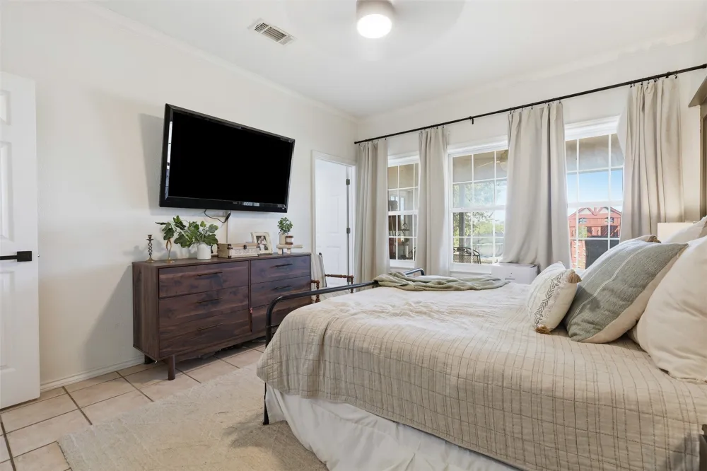 2116 Woodard Avenue Cleburne, TX 76033