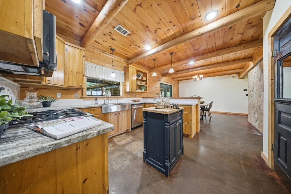 465 Emberson Ranch Road Pilot Point, TX 76258