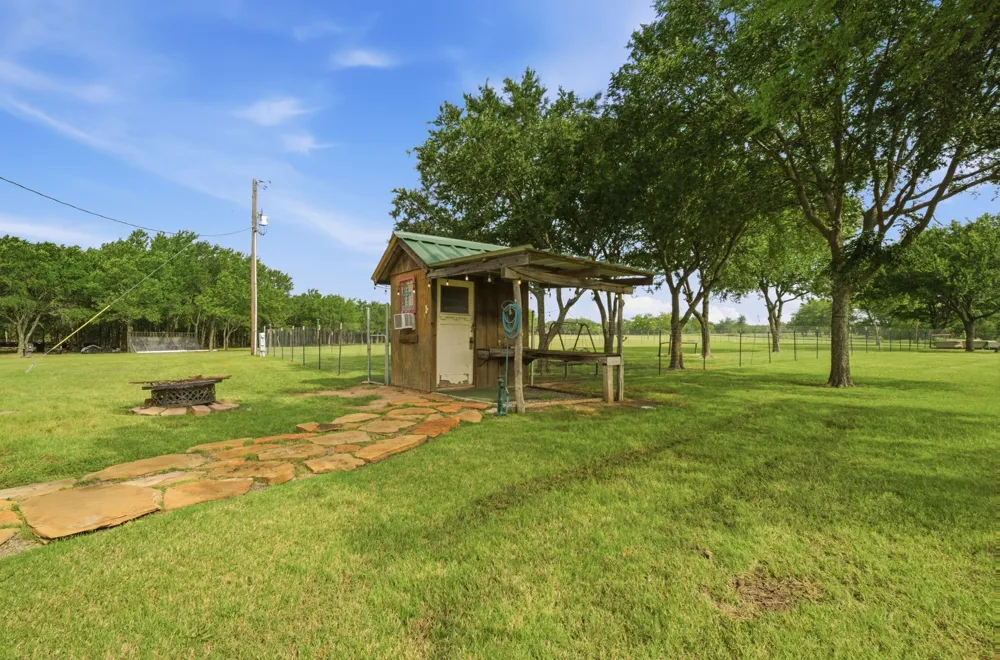 465 Emberson Ranch Road Pilot Point, TX 76258