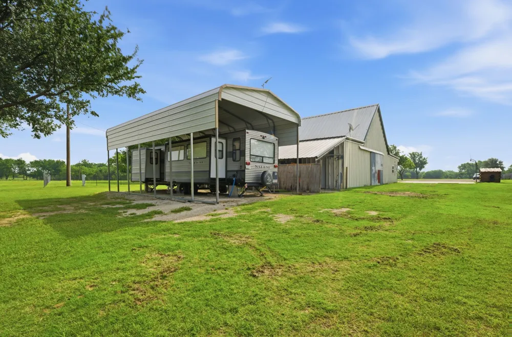 465 Emberson Ranch Road Pilot Point, TX 76258