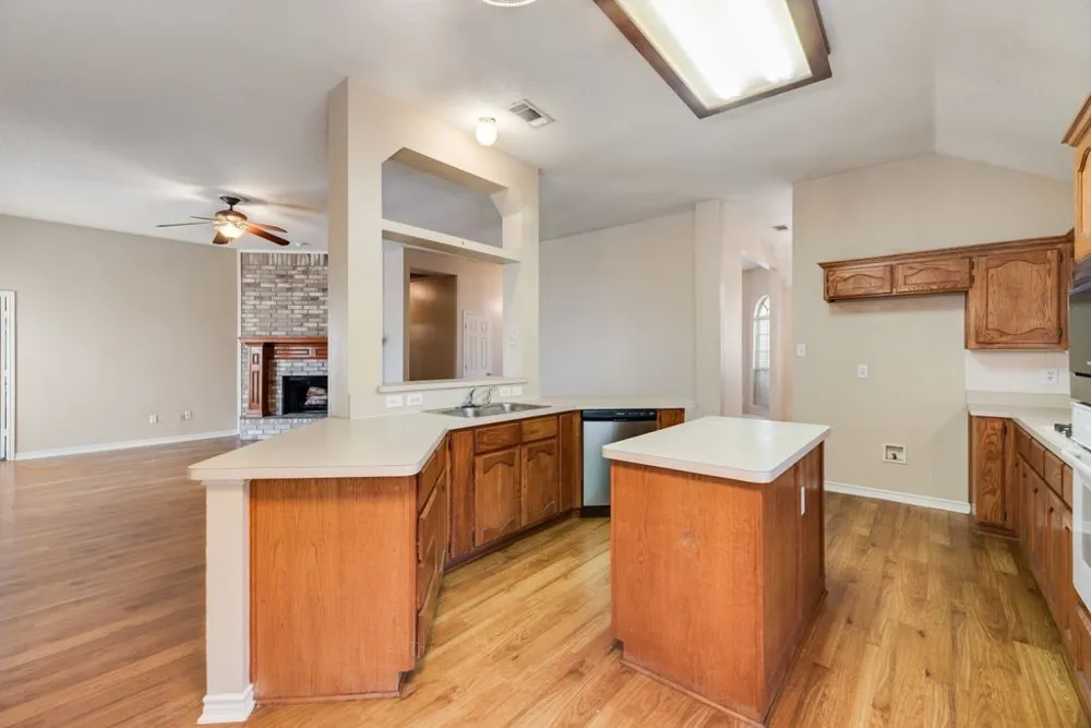 1557 Aberdeen Drive Lancaster, TX 75134