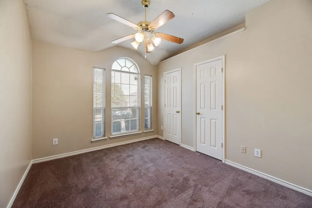 1557 Aberdeen Drive Lancaster, TX 75134