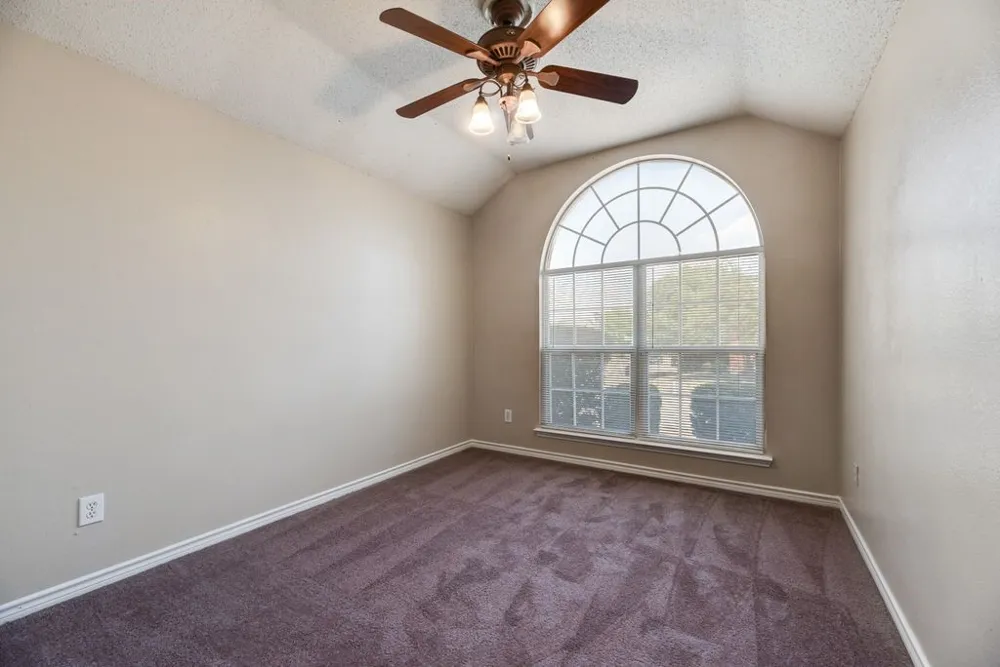 1557 Aberdeen Drive Lancaster, TX 75134