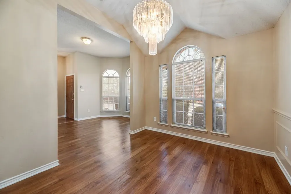 1557 Aberdeen Drive Lancaster, TX 75134