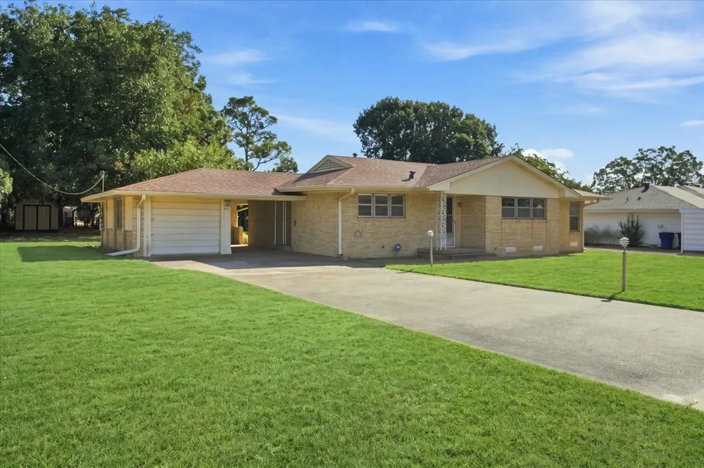 1713 E Mildred Street Sherman, TX 75090