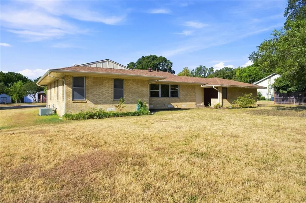 1713 E Mildred Street Sherman, TX 75090