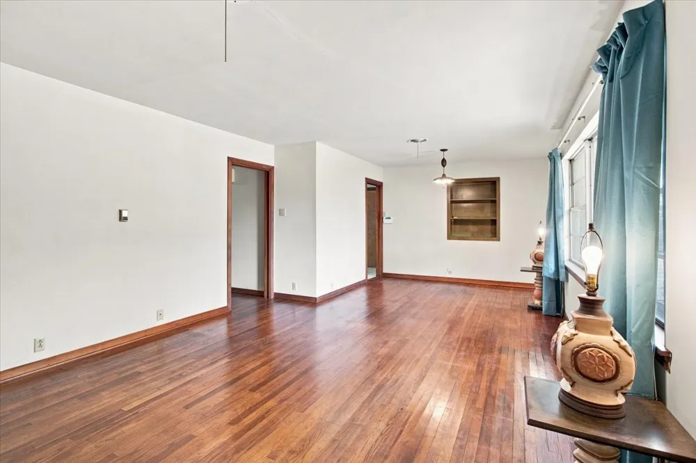 1713 E Mildred Street Sherman, TX 75090