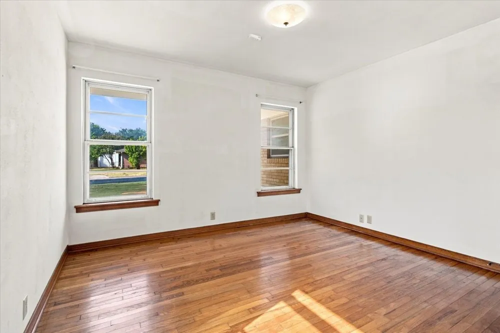 1713 E Mildred Street Sherman, TX 75090