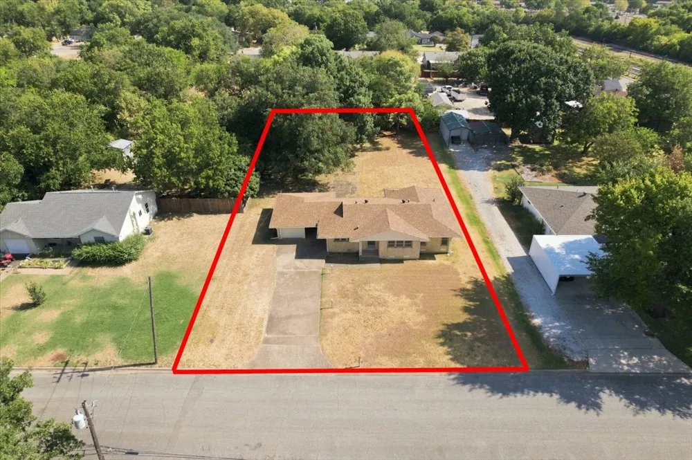 1713 E Mildred Street Sherman, TX 75090