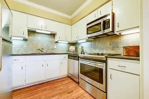 10220 Memorial Drive #D32 Houston, TX 77024