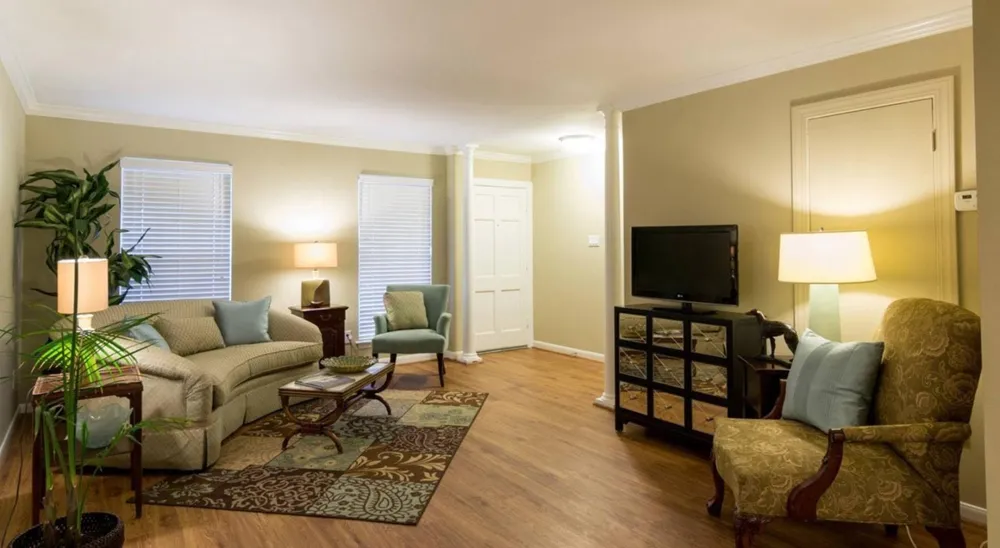 10220 Memorial Drive #D32 Houston, TX 77024
