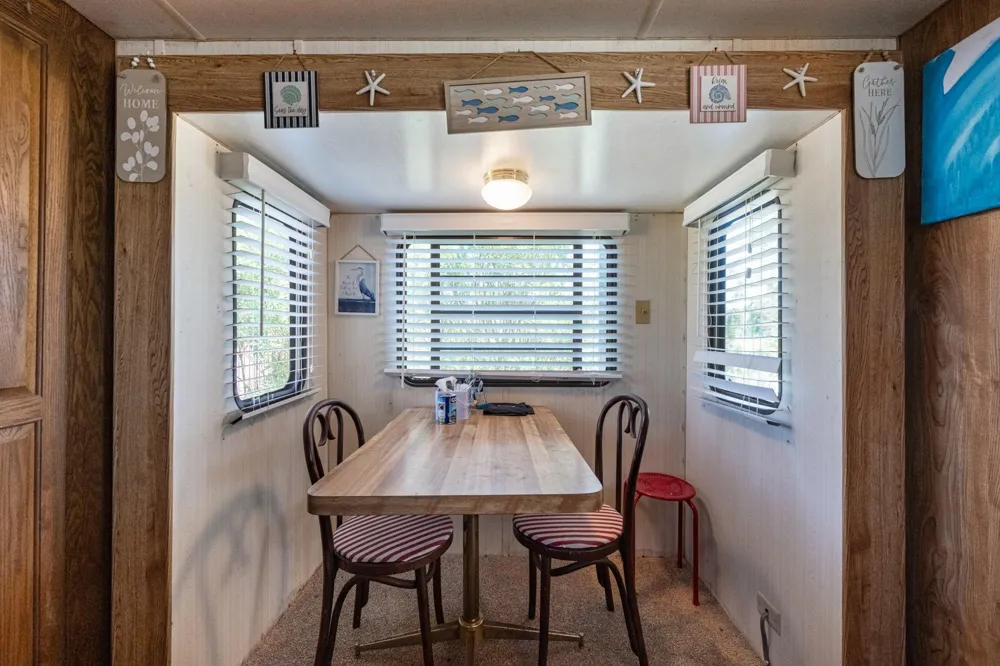 1476 Mabry Street Gilchrist, TX 77617