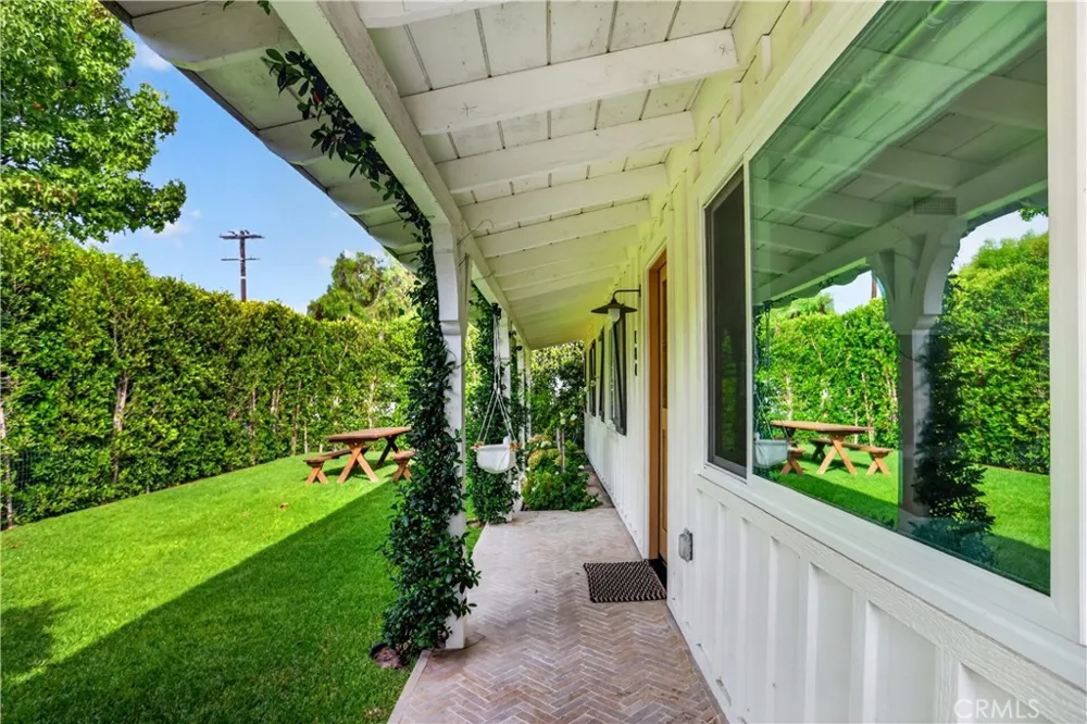 184 E Bay Costa Mesa, CA 92627