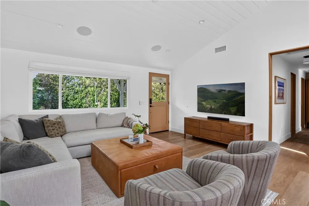184 E Bay Costa Mesa, CA 92627