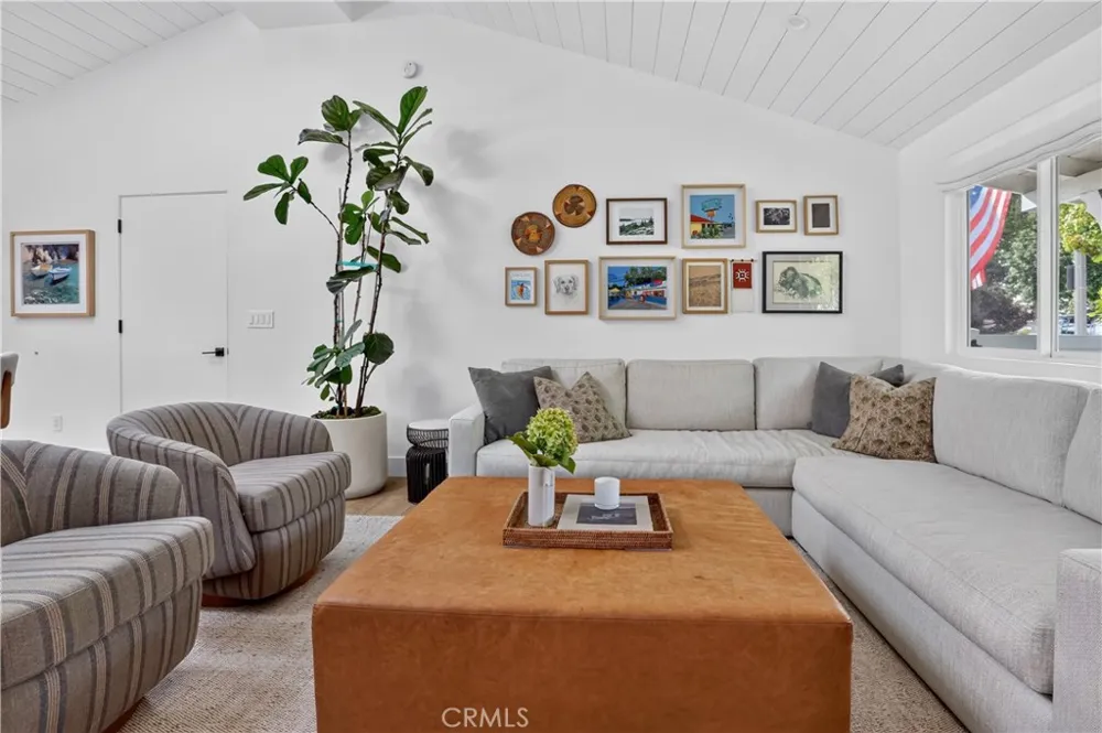 184 E Bay Costa Mesa, CA 92627