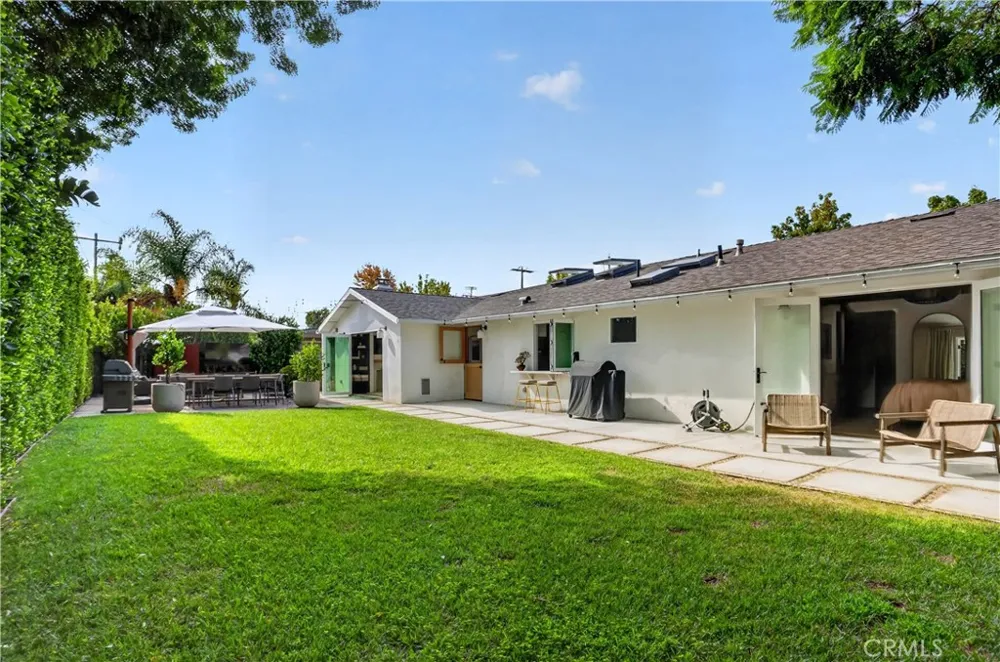 184 E Bay Costa Mesa, CA 92627