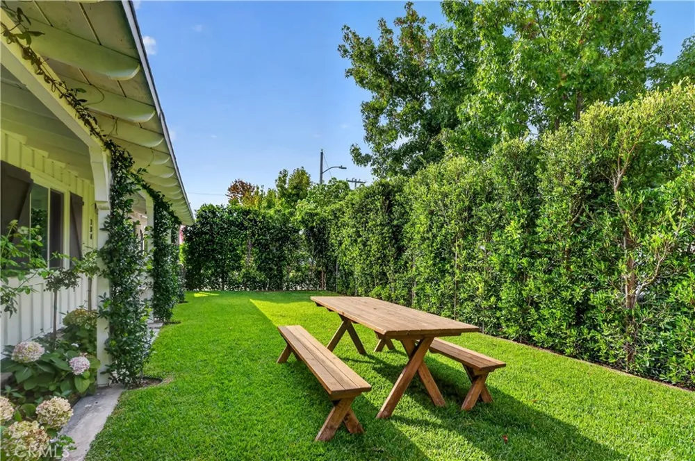184 E Bay Costa Mesa, CA 92627