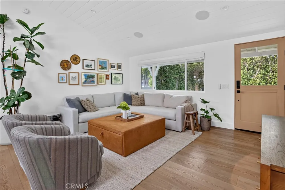 184 E Bay Costa Mesa, CA 92627