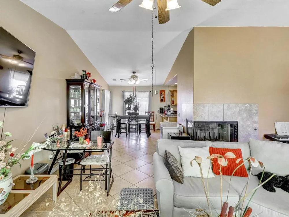 1426 Catalina Avenue Salton City, CA 92274