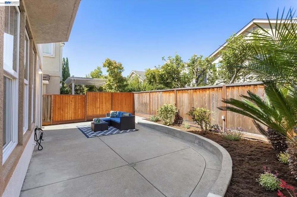 1169 Hillery Way Alameda, CA 94502