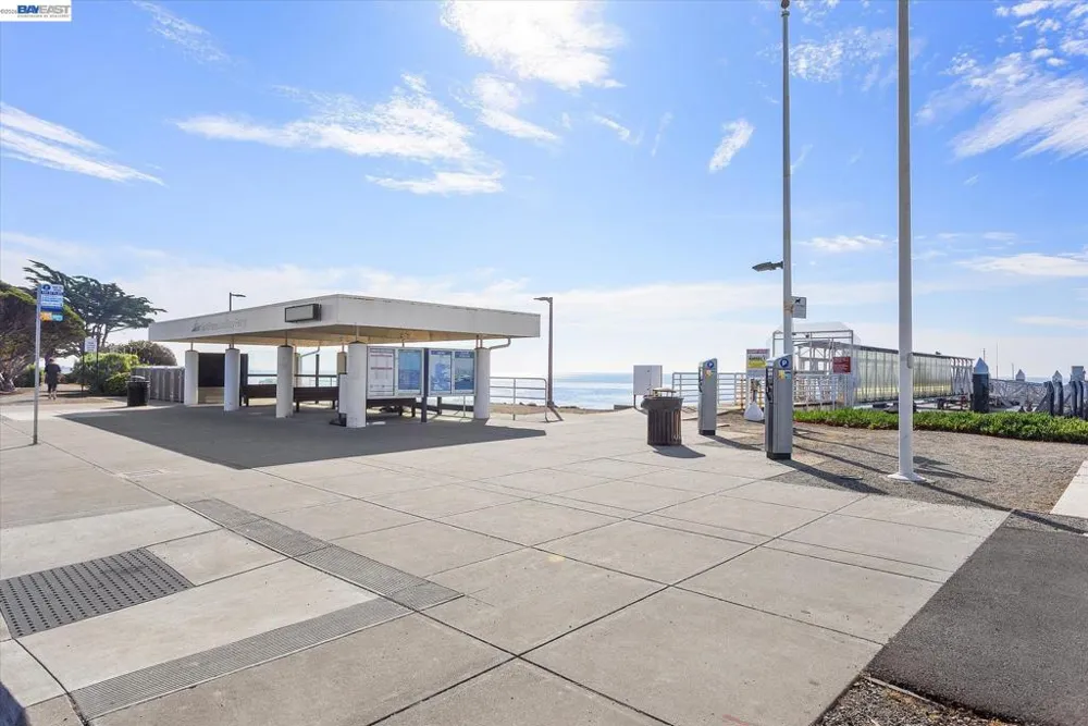 1169 Hillery Way Alameda, CA 94502