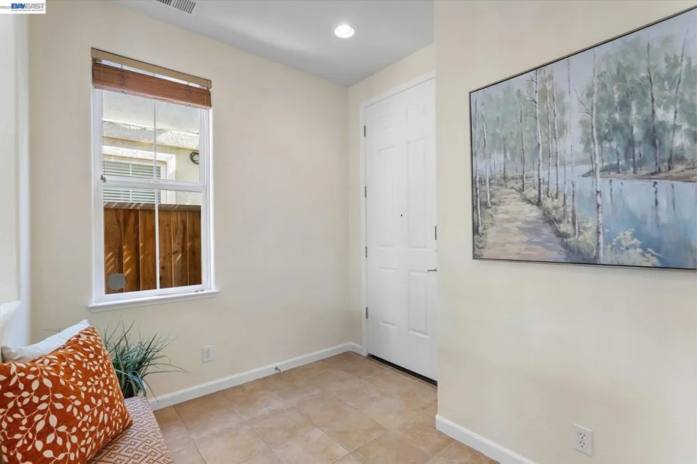 1169 Hillery Way Alameda, CA 94502