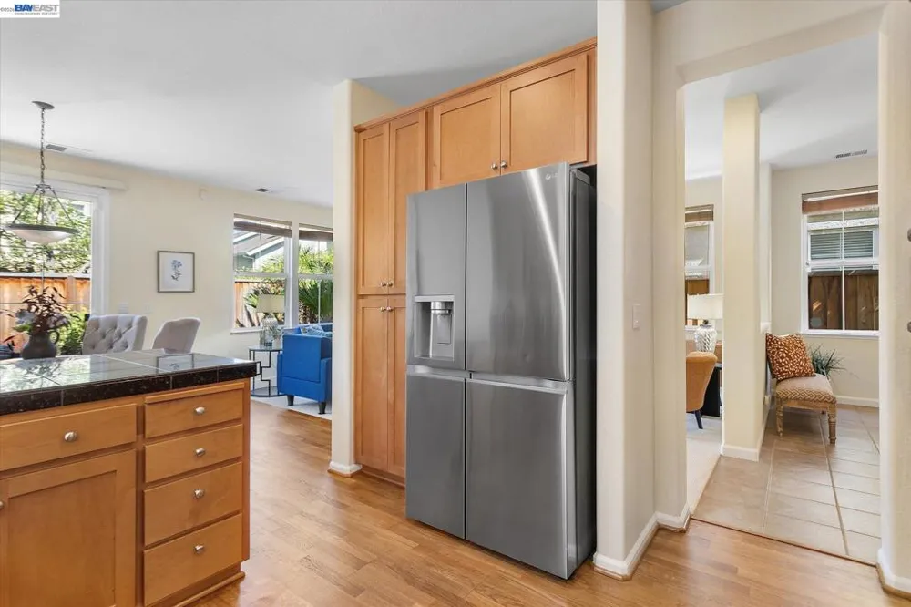 1169 Hillery Way Alameda, CA 94502