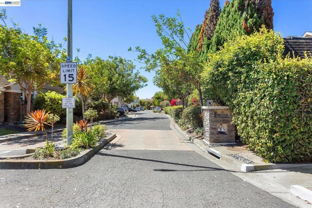 1169 Hillery Way Alameda, CA 94502