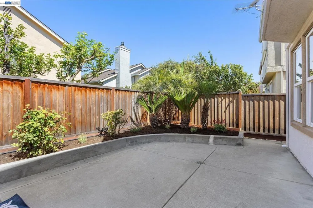 1169 Hillery Way Alameda, CA 94502